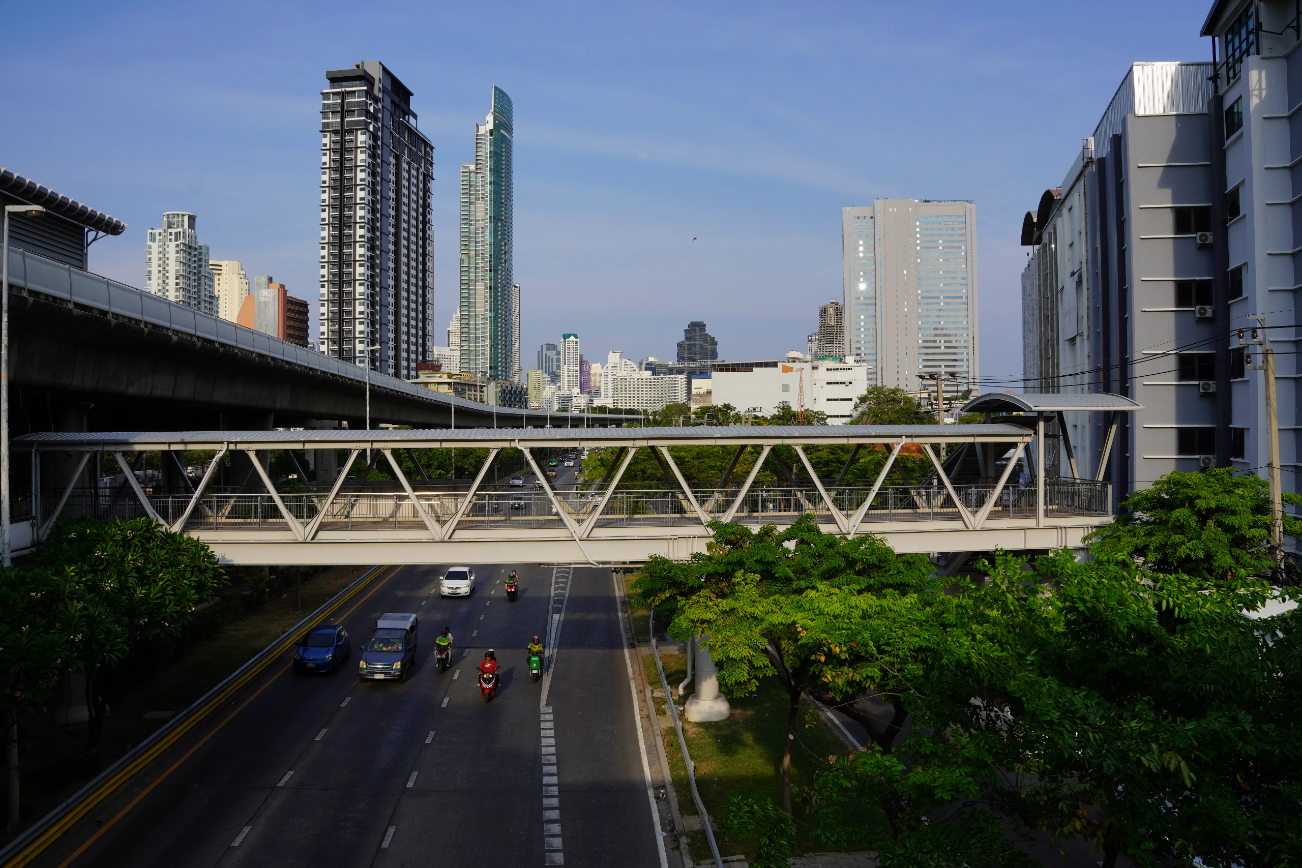 Krung Thon Buri Skywalk